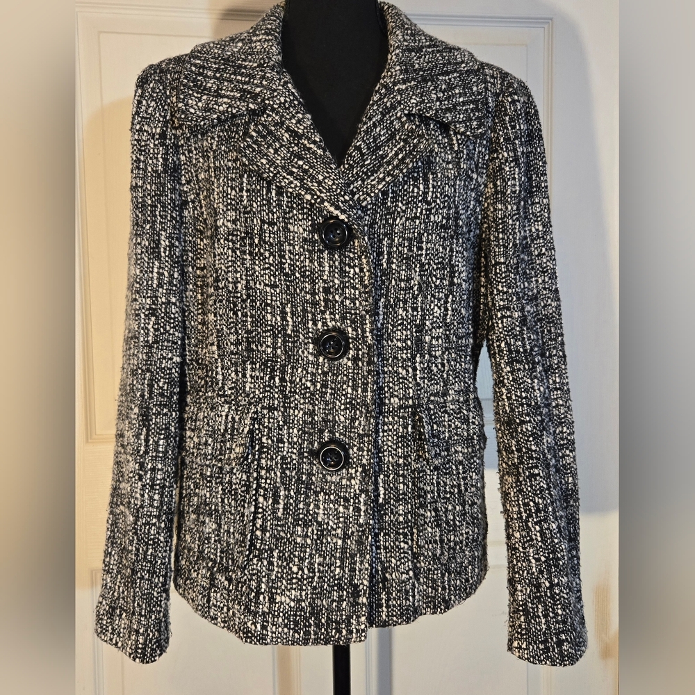 Elegant RAFAELLA Black and White Classic Rafaella Wool Blend Tweed Blazer. 14P
